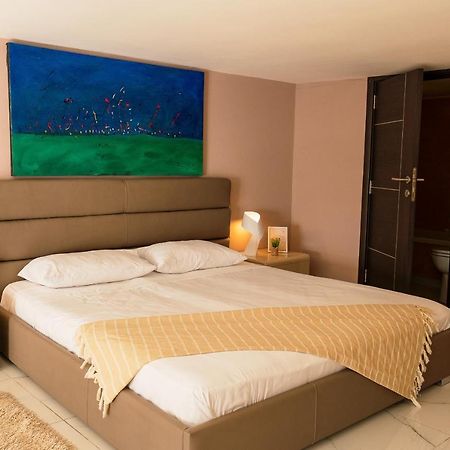 Scenic Seafront Duplex Apartment In Sliema Esterno foto