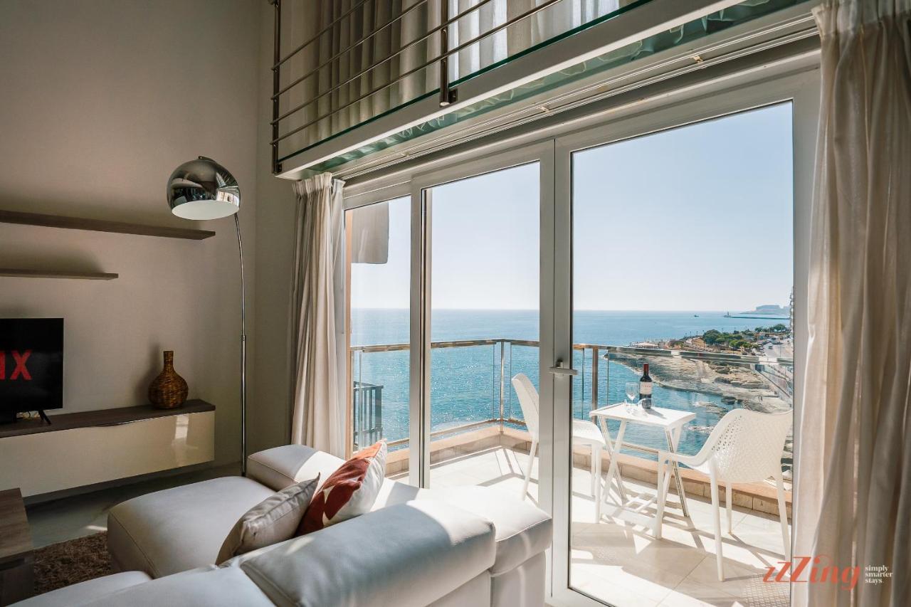 Scenic Seafront Duplex Apartment In Sliema Esterno foto