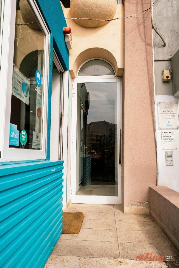 Scenic Seafront Duplex Apartment In Sliema Esterno foto